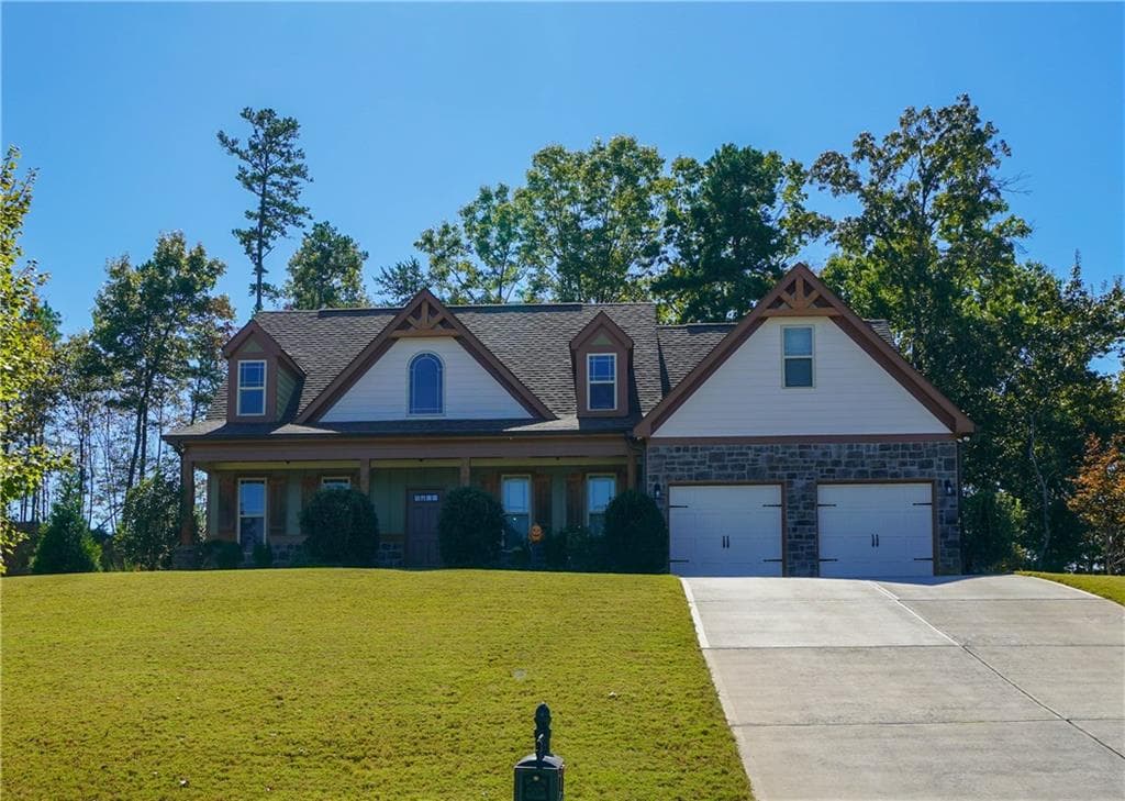 4 bedroom, 3 bathroom, 2,800 sq ft single family residence for sale at 9 Greystone Way, Cartersville, GA 30120