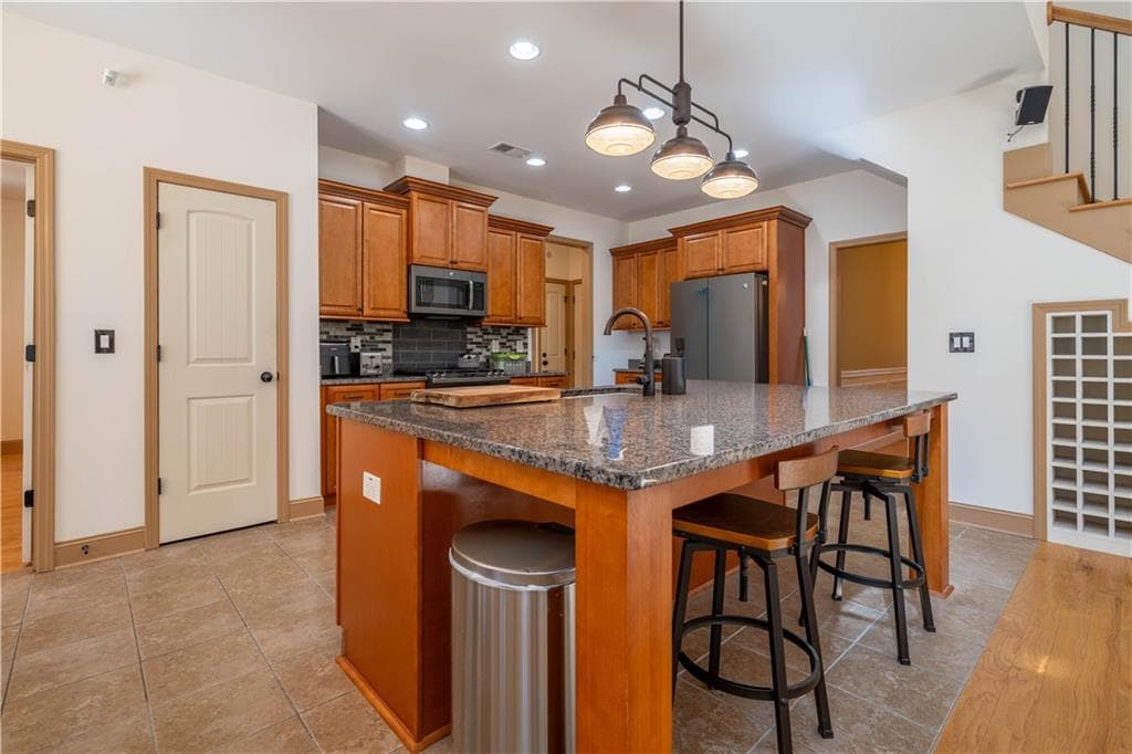 4 bedroom, 3 bathroom, 2,800 sq ft single family residence for sale at 9 Greystone Way, Cartersville, GA 30120 — photo 9