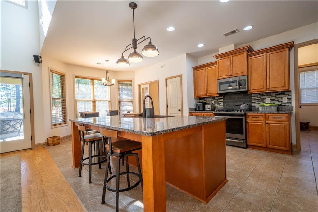 4 bedroom, 3 bathroom, 2,800 sq ft single family residence for sale at 9 Greystone Way, Cartersville, GA 30120 — photo 10