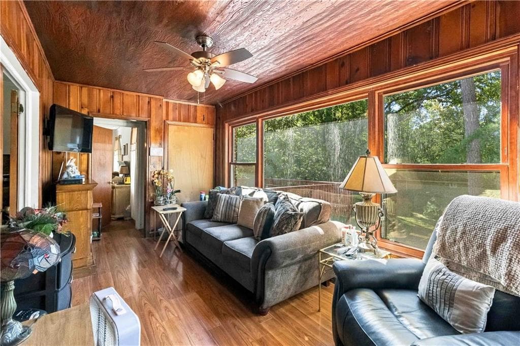 2 bedroom, 2 bathroom, 1,276 sq ft single family residence for sale at 1305 Pollard Drive, Atlanta, GA 30311 — photo 10