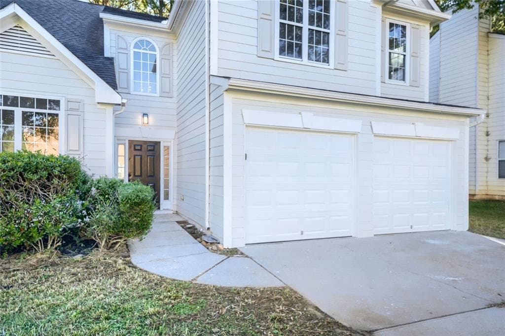 3 bedroom, 3 bathroom, 2,000 sq ft single family residence for sale at 7562 Broadhurst Drive, Riverdale, GA 30296 — photo 2