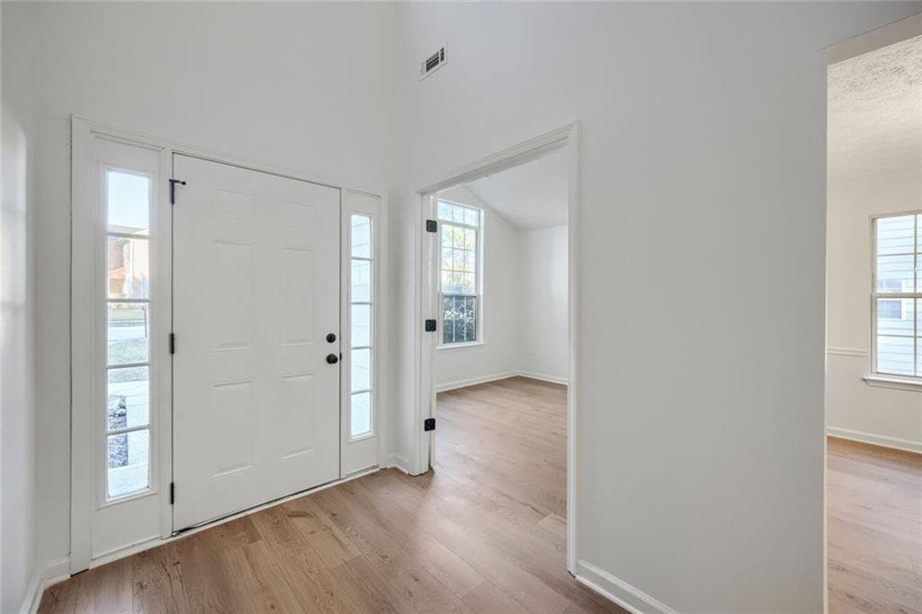 3 bedroom, 3 bathroom, 2,000 sq ft single family residence for sale at 7562 Broadhurst Drive, Riverdale, GA 30296 — photo 3