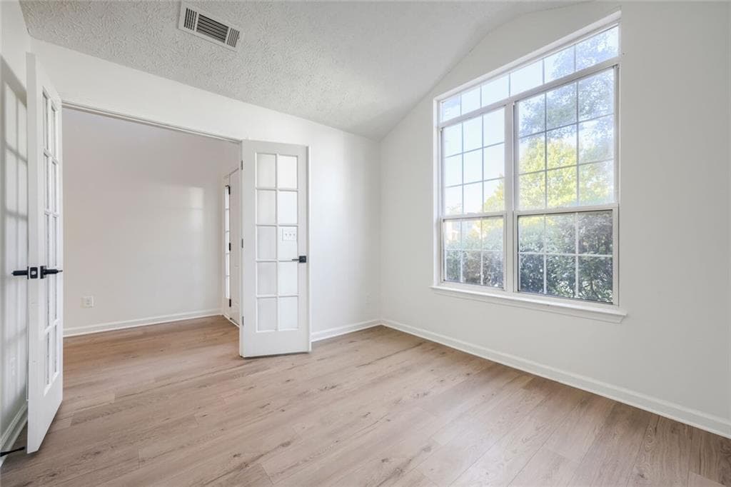 3 bedroom, 3 bathroom, 2,000 sq ft single family residence for sale at 7562 Broadhurst Drive, Riverdale, GA 30296 — photo 4
