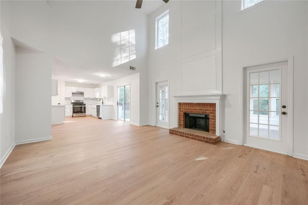 3 bedroom, 3 bathroom, 2,000 sq ft single family residence for sale at 7562 Broadhurst Drive, Riverdale, GA 30296 — photo 8
