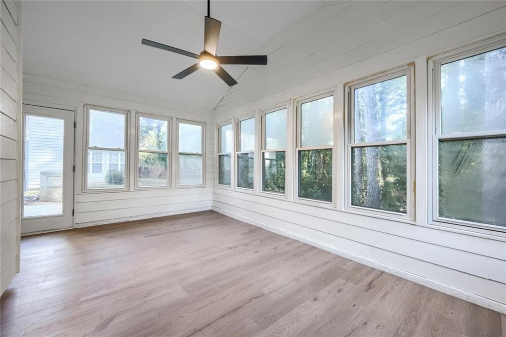 3 bedroom, 3 bathroom, 2,000 sq ft single family residence for sale at 7562 Broadhurst Drive, Riverdale, GA 30296 — photo 9