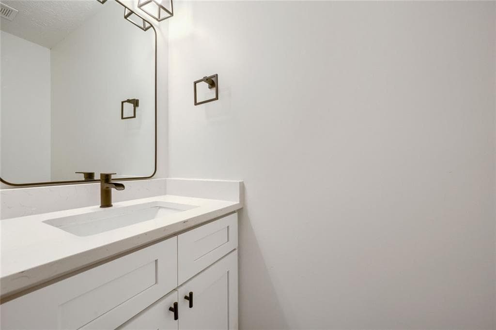 3 bedroom, 3 bathroom, 2,000 sq ft single family residence for sale at 7562 Broadhurst Drive, Riverdale, GA 30296 — photo 10