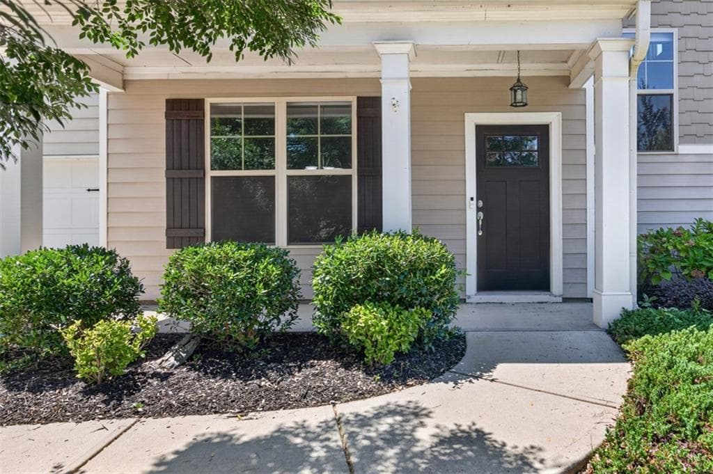 5 bedroom, 3 bathroom, 2,620 sq ft single family residence under contract at 1202 Lincoln Lane, Braselton, GA 30517 — photo 3
