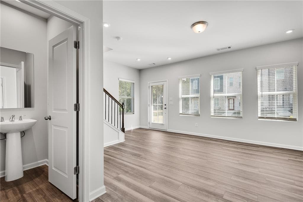 3 bedroom, 3 bathroom, 1,985 sq ft townhouse for rent at 191 Jameson Drive, Acworth, GA 30102 for $2,500 a month — photo 3