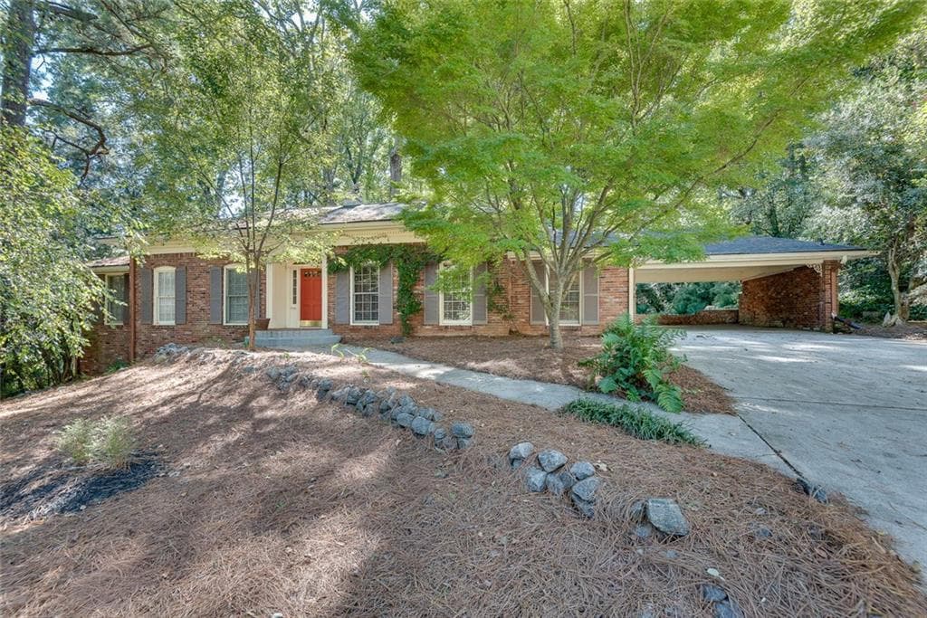 3 bedroom, 3 bathroom, 2,052 sq ft single family residence for rent at 4690 Huntley Drive, Atlanta, GA 30342 for $3,650 a month — photo 1 of 30