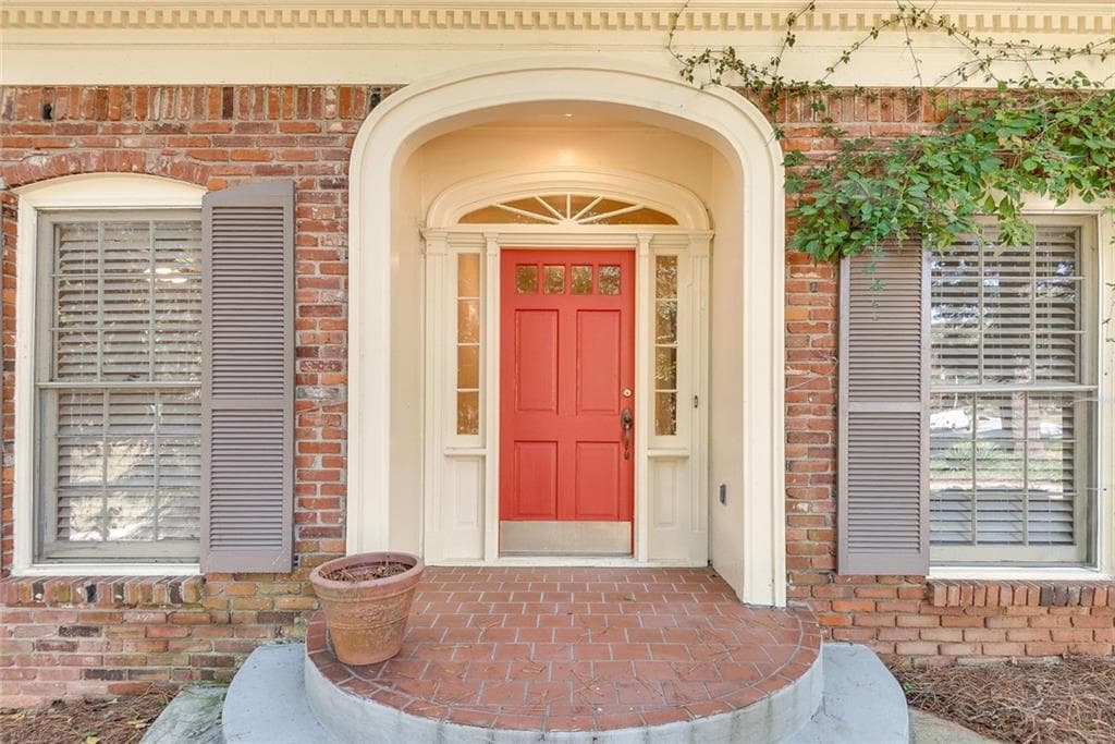 3 bedroom, 3 bathroom, 2,052 sq ft single family residence for rent at 4690 Huntley Drive, Atlanta, GA 30342 for $3,650 a month — photo 5