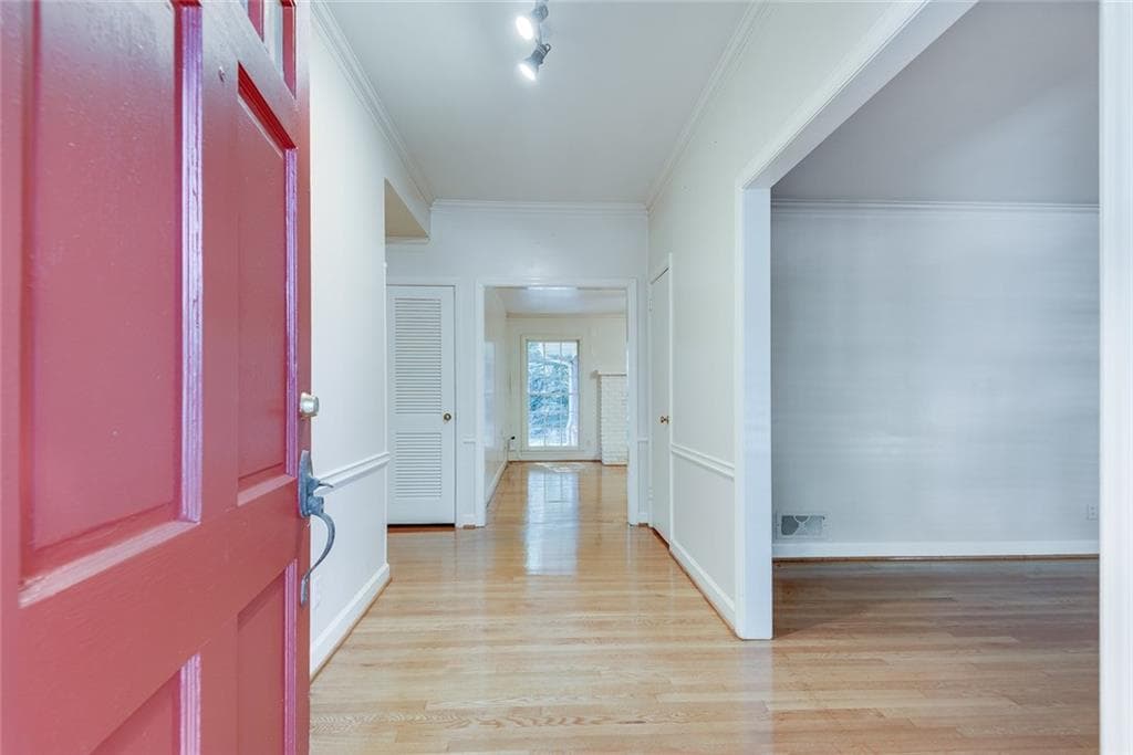 3 bedroom, 3 bathroom, 2,052 sq ft single family residence for rent at 4690 Huntley Drive, Atlanta, GA 30342 for $3,650 a month — photo 6
