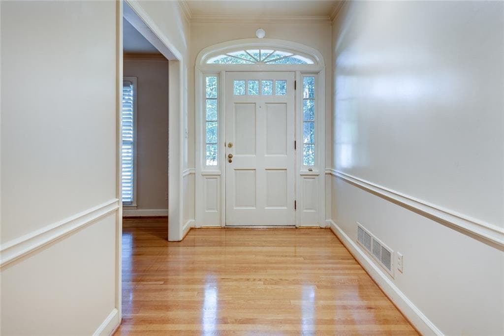 3 bedroom, 3 bathroom, 2,052 sq ft single family residence for rent at 4690 Huntley Drive, Atlanta, GA 30342 for $3,650 a month — photo 7