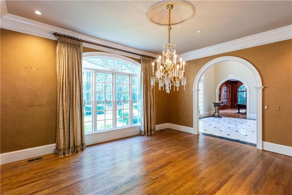 5 bedroom, 7 bathroom, 7,692 sq ft single family residence for sale at 12180 King Circle, Milton, GA 30075 — photo 7