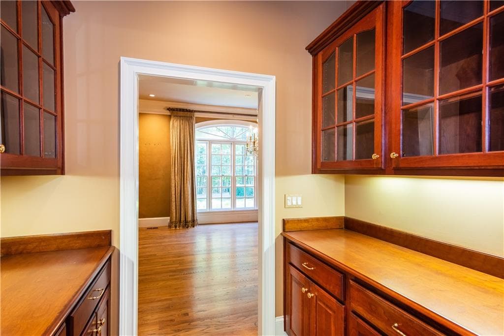 5 bedroom, 7 bathroom, 7,692 sq ft single family residence for sale at 12180 King Circle, Milton, GA 30075 — photo 8