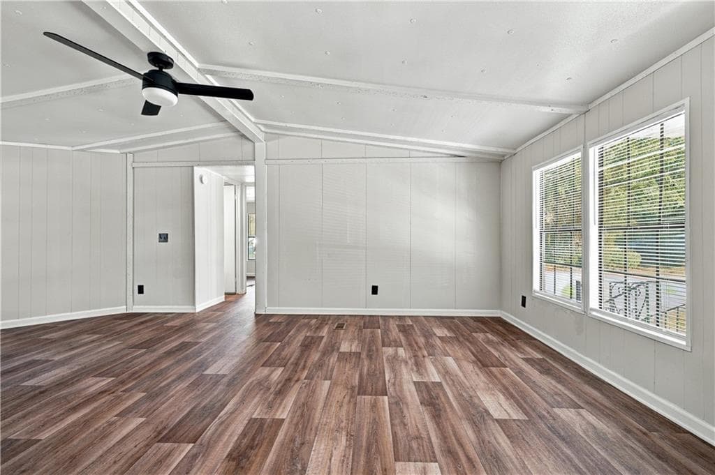 3 bedroom, 2 bathroom, 1,056 sq ft single family residence for sale at 197 Cedar Drive, Commerce, GA 30529 — photo 5