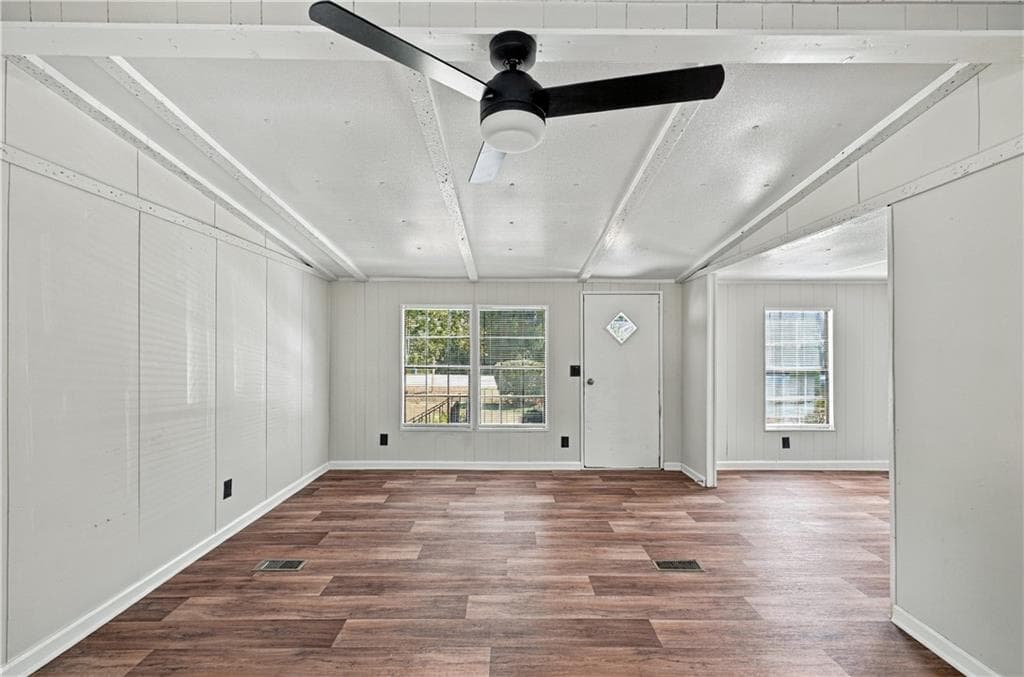 3 bedroom, 2 bathroom, 1,056 sq ft single family residence for sale at 197 Cedar Drive, Commerce, GA 30529 — photo 8