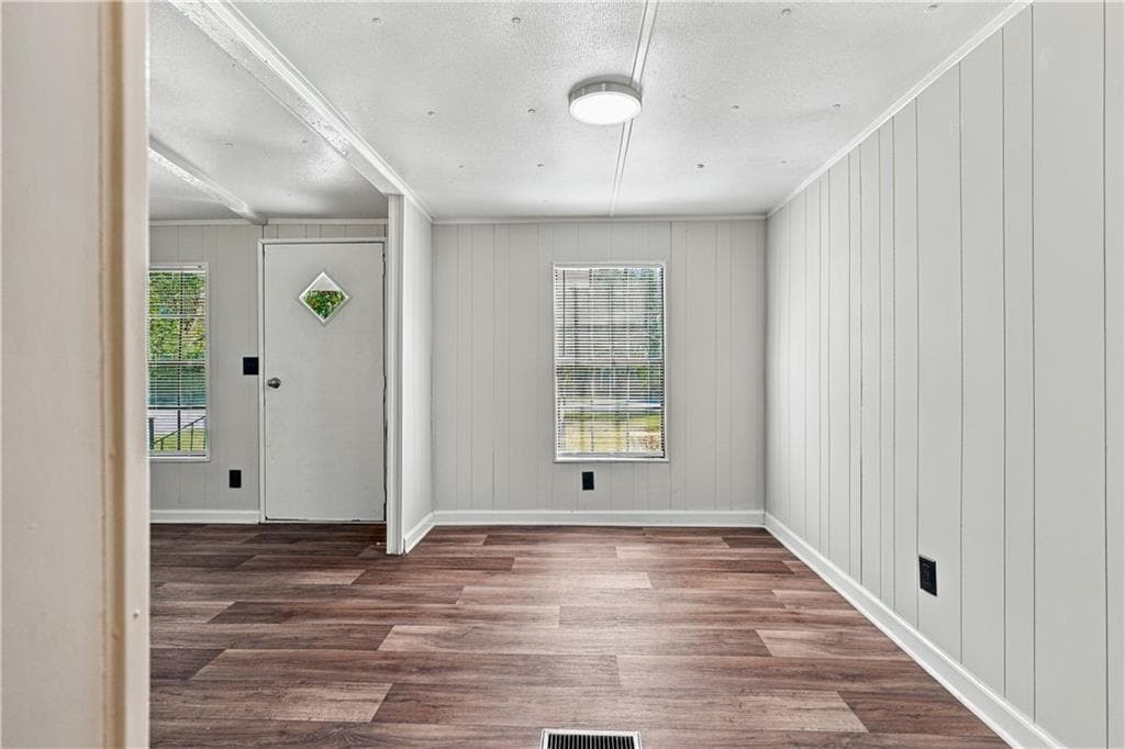3 bedroom, 2 bathroom, 1,056 sq ft single family residence for sale at 197 Cedar Drive, Commerce, GA 30529 — photo 9