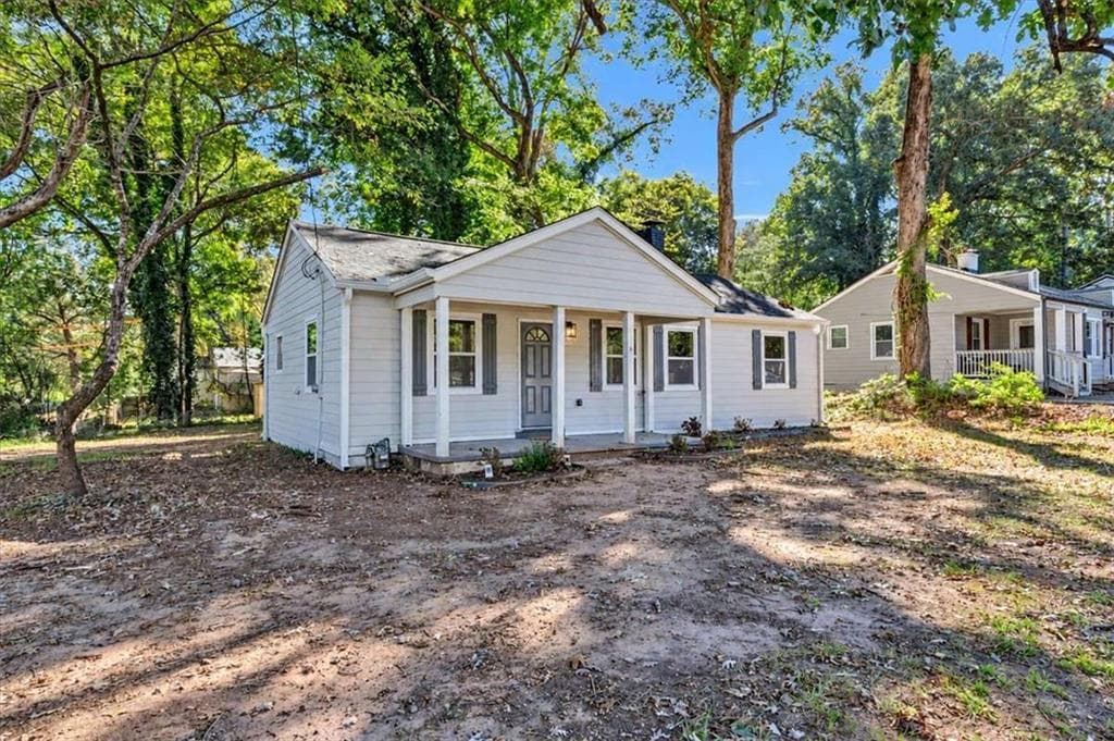 4 bedroom, 2 bathroom, 1,025 sq ft single family residence for sale at 2168 Penrose Drive, East Point, GA 30344 — photo 2