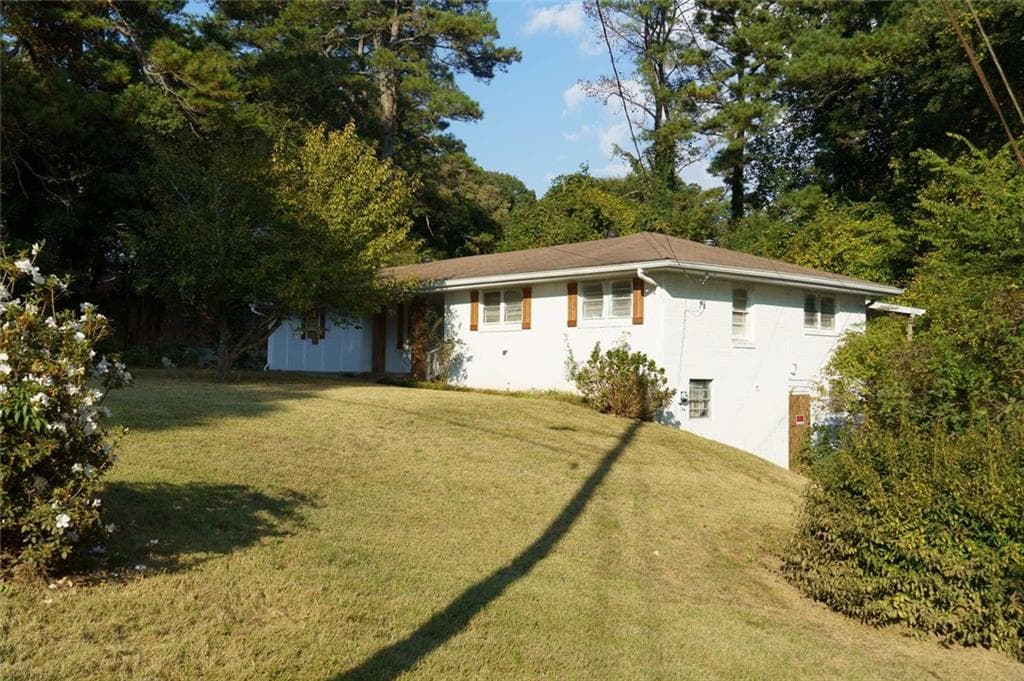 4 bedroom, 3 bathroom single family residence for sale at 851 Lakeside Drive, Mableton, GA 30126 — photo 2