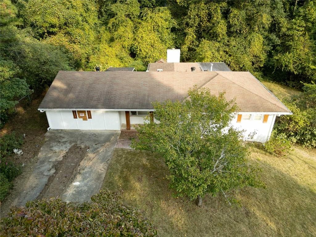 4 bedroom, 3 bathroom single family residence for sale at 851 Lakeside Drive, Mableton, GA 30126 — photo 3
