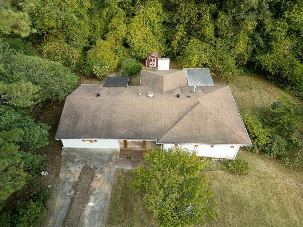 4 bedroom, 3 bathroom single family residence for sale at 851 Lakeside Drive, Mableton, GA 30126 — photo 4