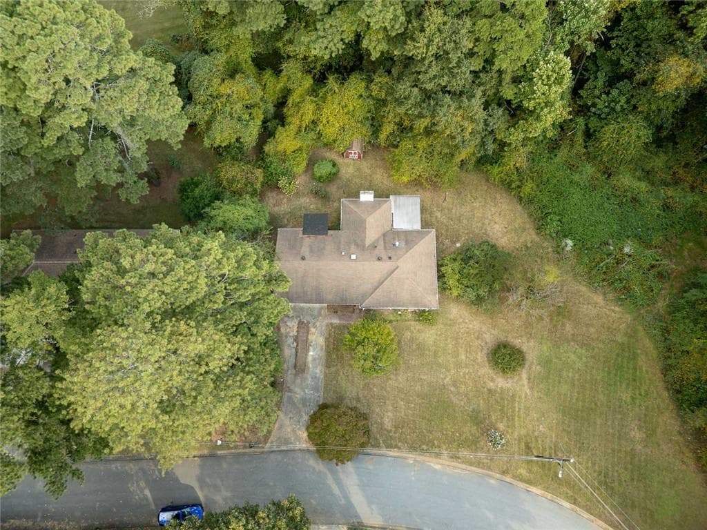 4 bedroom, 3 bathroom single family residence for sale at 851 Lakeside Drive, Mableton, GA 30126 — photo 8