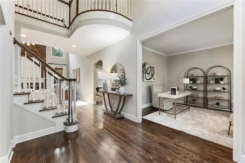 6 bedroom, 5 bathroom, 4,949 sq ft single family residence for sale at 125 Oakhurst Leaf Drive, Alpharetta, GA 30004 — photo 4