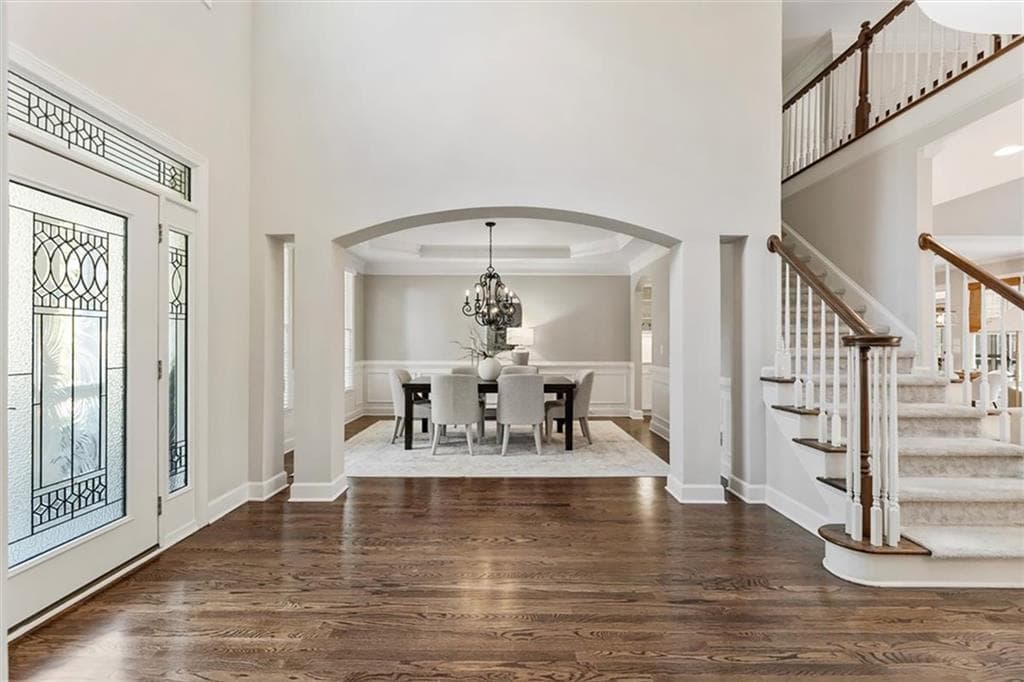 6 bedroom, 5 bathroom, 4,949 sq ft single family residence for sale at 125 Oakhurst Leaf Drive, Alpharetta, GA 30004 — photo 6