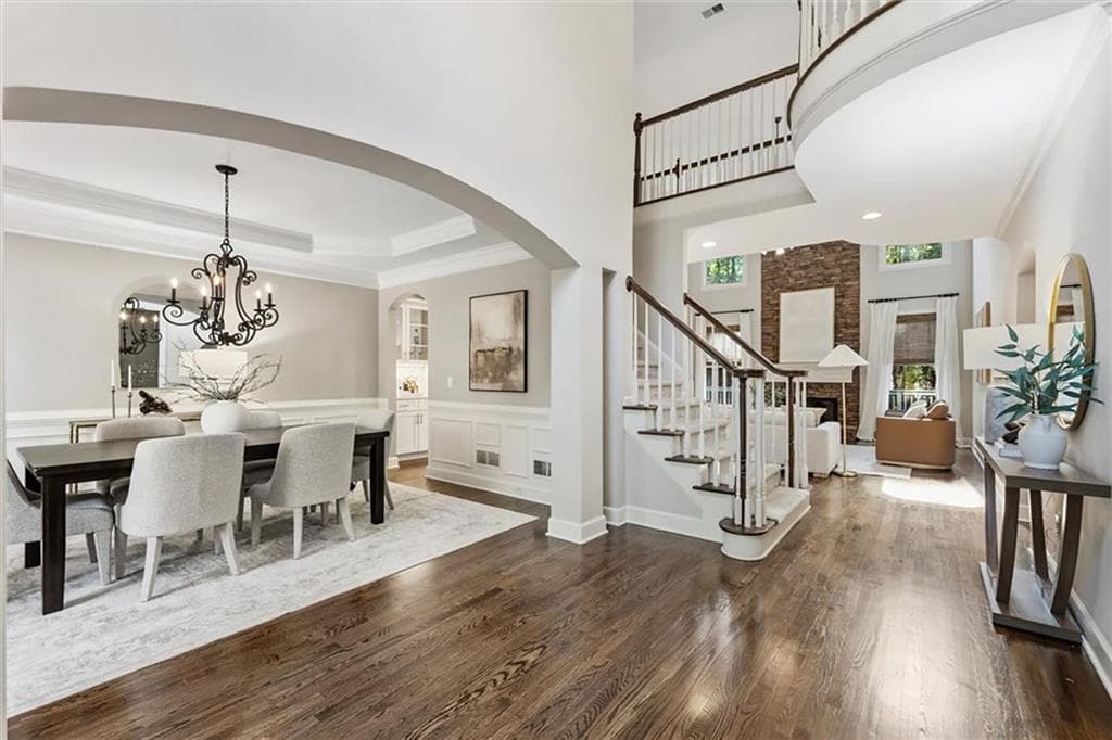 6 bedroom, 5 bathroom, 4,949 sq ft single family residence for sale at 125 Oakhurst Leaf Drive, Alpharetta, GA 30004 — photo 8