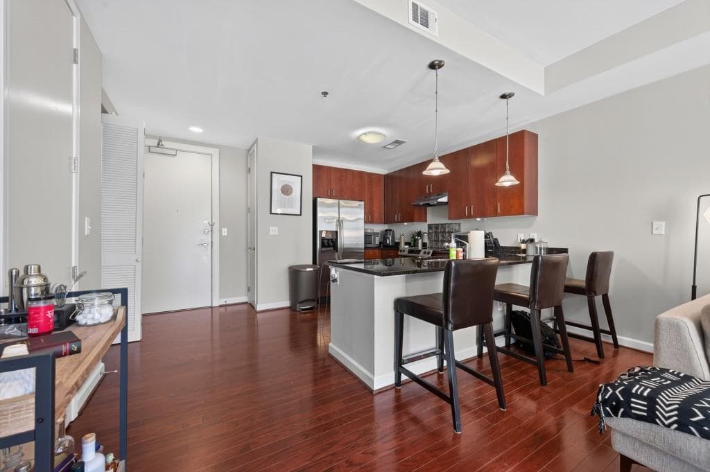 1 bedroom, 2 bathroom, 901 sq ft condominium for sale at 711 Cosmopolitan Drive 524, Atlanta, GA 30324 — photo 9