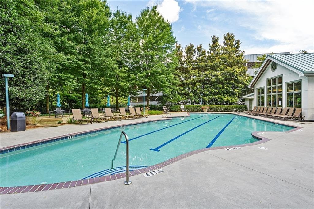 1 bedroom, 1 bathroom, 543 sq ft condominium for sale at 2870 Pharr Court South 1003, Atlanta, GA 30305 — photo 3