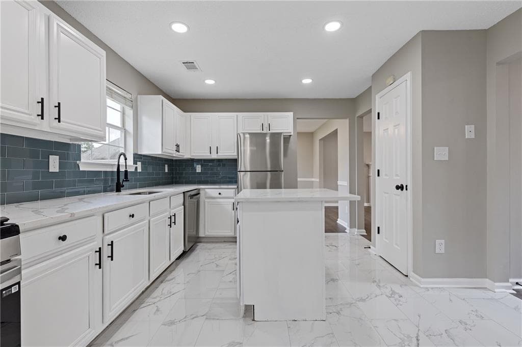 3 bedroom, 3 bathroom, 2,057 sq ft single family residence for sale at 1411 Kala Drive, Lithonia, GA 30058 — photo 9