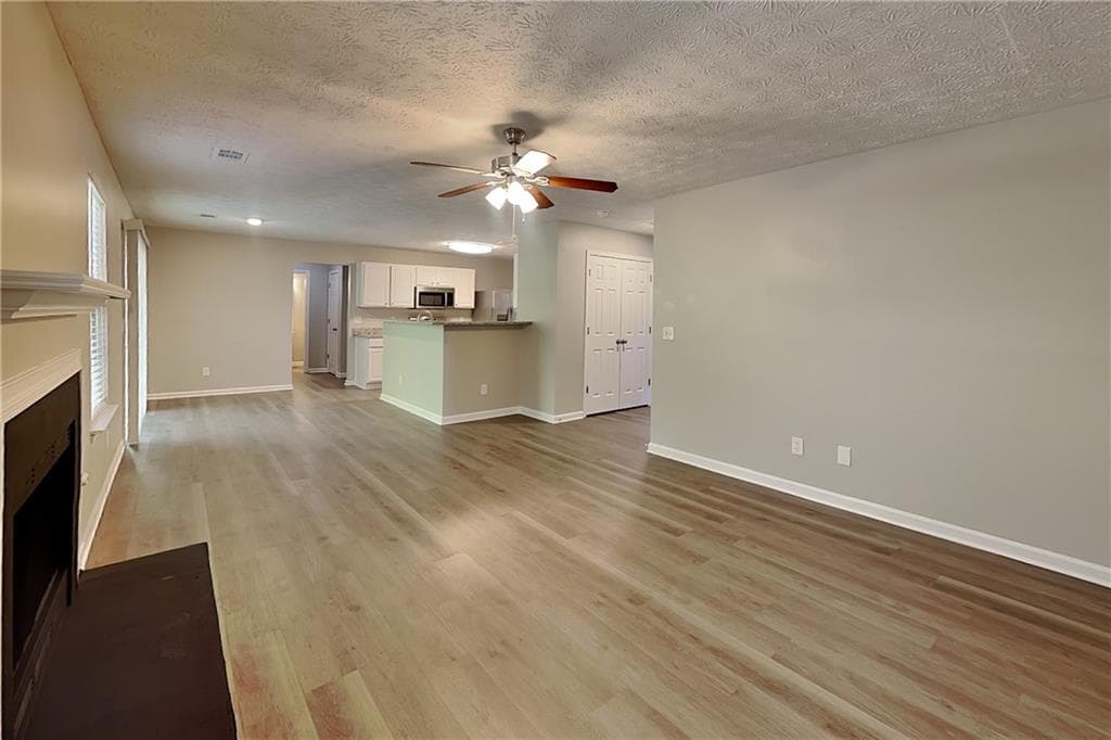 4 bedroom, 3 bathroom, 2,397 sq ft single family residence for rent at 111 Crestbend Lane, Powder Springs, GA 30127 for $2,100 a month — photo 2