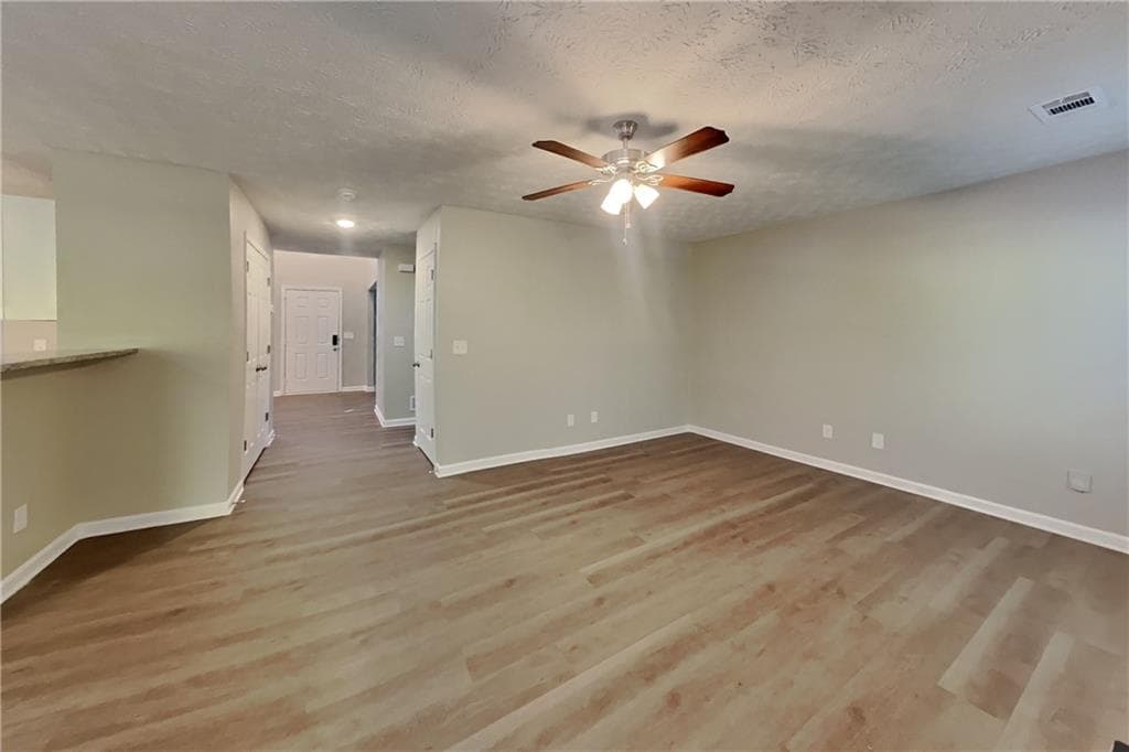 4 bedroom, 3 bathroom, 2,397 sq ft single family residence for rent at 111 Crestbend Lane, Powder Springs, GA 30127 for $2,100 a month — photo 3
