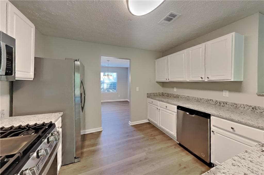 4 bedroom, 3 bathroom, 2,397 sq ft single family residence for rent at 111 Crestbend Lane, Powder Springs, GA 30127 for $2,100 a month — photo 7