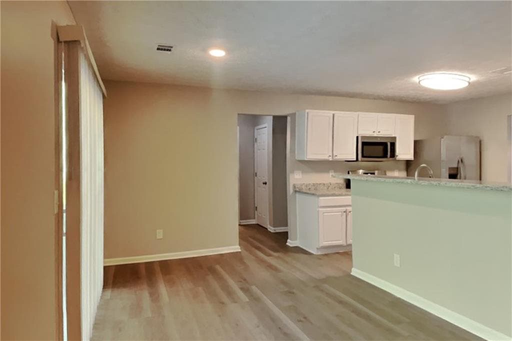 4 bedroom, 3 bathroom, 2,397 sq ft single family residence for rent at 111 Crestbend Lane, Powder Springs, GA 30127 for $2,100 a month — photo 10