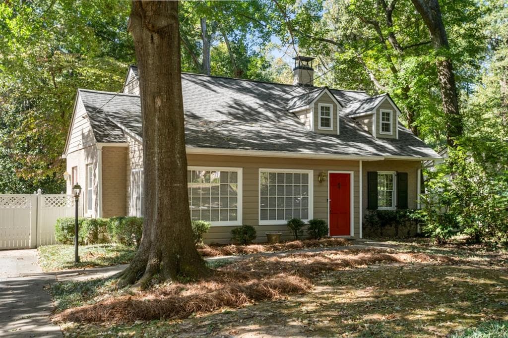 4 bedroom, 2 bathroom, 1,938 sq ft single family residence for sale at 444 Glendale Avenue, Decatur, GA 30030 — photo 2