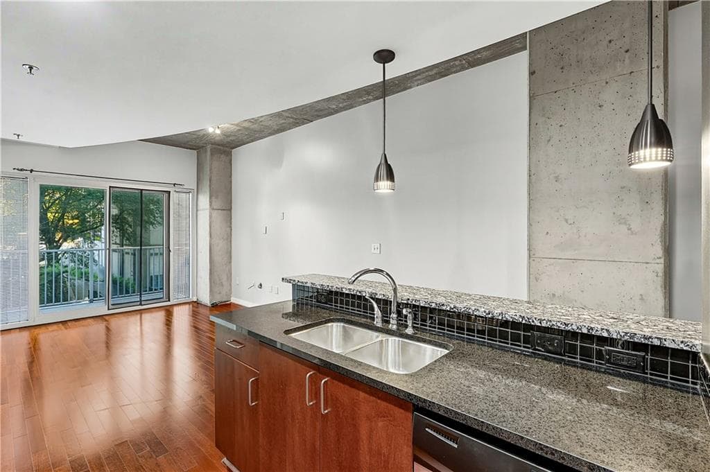1 bedroom, 1 bathroom, 771 sq ft condominium for rent at 250 Pharr Road 306, Atlanta, GA 30305 for $1,995 a month — photo 4