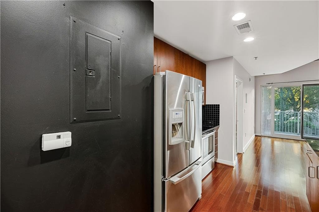 1 bedroom, 1 bathroom, 771 sq ft condominium for rent at 250 Pharr Road 306, Atlanta, GA 30305 for $1,995 a month — photo 6