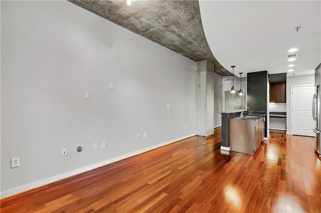 1 bedroom, 1 bathroom, 771 sq ft condominium for rent at 250 Pharr Road 306, Atlanta, GA 30305 for $1,995 a month — photo 7