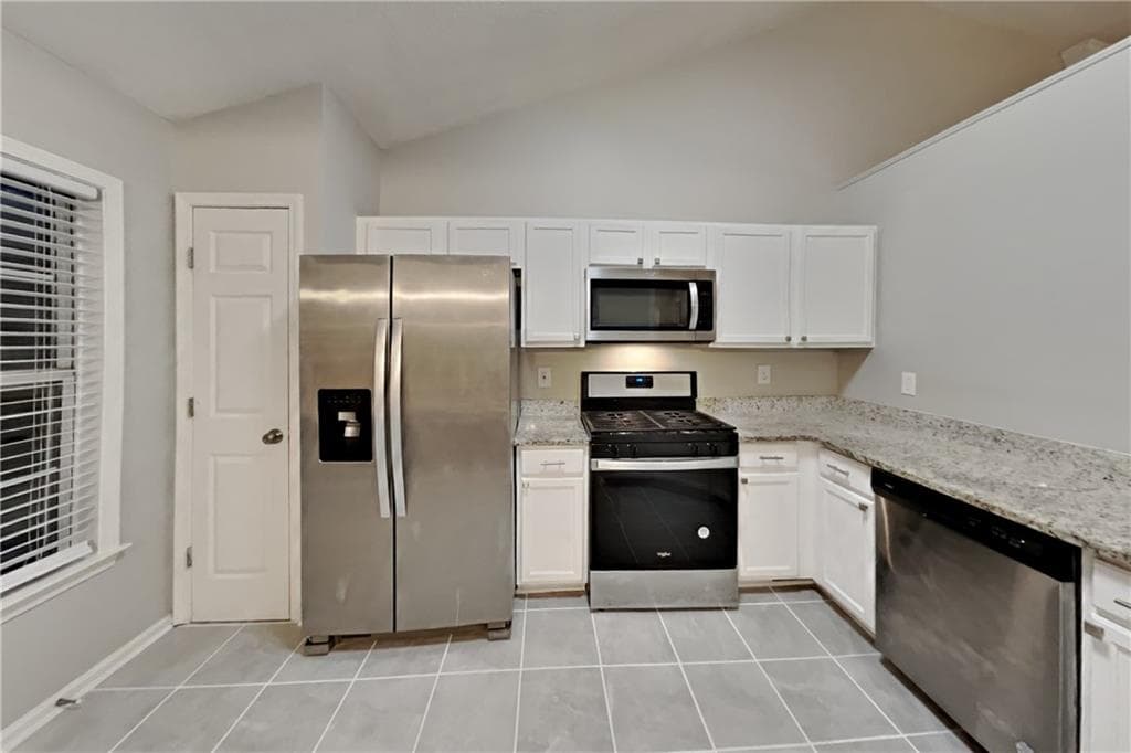 4 bedroom, 3 bathroom, 1,889 sq ft single family residence for rent at 512 Bass Chase, Kennesaw, GA 30144 for $2,540 a month — photo 4