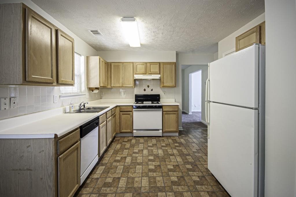 3 bedroom, 3 bathroom, 1,752 sq ft single family residence for rent at 1177 Yellow River Drive, Lawrenceville, GA 30043 for $1,850 a month — photo 3