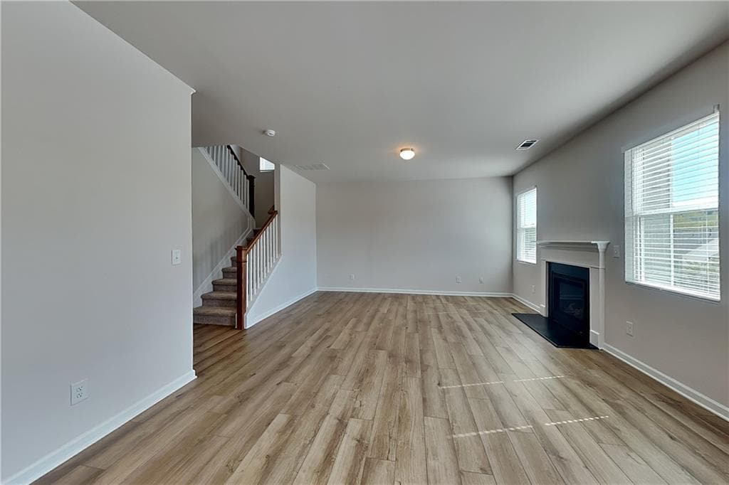 4 bedroom, 3 bathroom, 2,200 sq ft single family residence for rent at 353 Bloomfield Circle, Canton, GA 30114 for $2,500 a month — photo 2