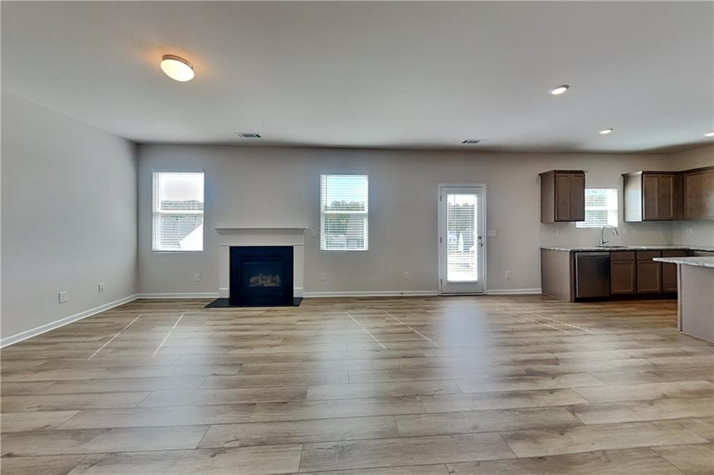 4 bedroom, 3 bathroom, 2,200 sq ft single family residence for rent at 353 Bloomfield Circle, Canton, GA 30114 for $2,500 a month — photo 3