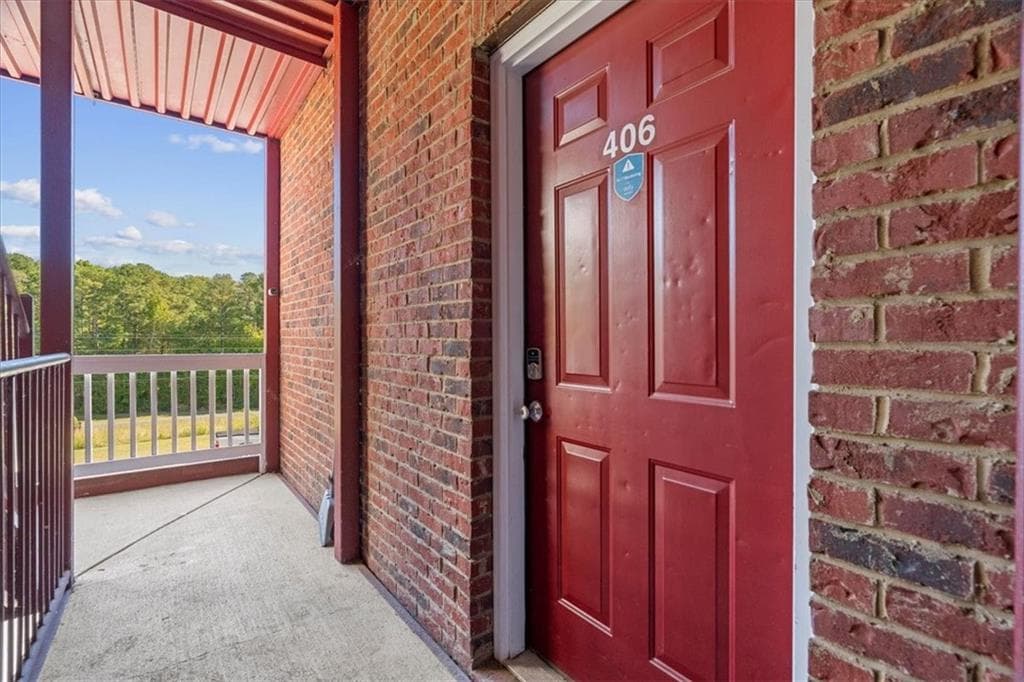 1 bedroom, 1 bathroom, 805 sq ft condominium for sale at 406 Waterford Drive, Calhoun, GA 30701 — photo 3