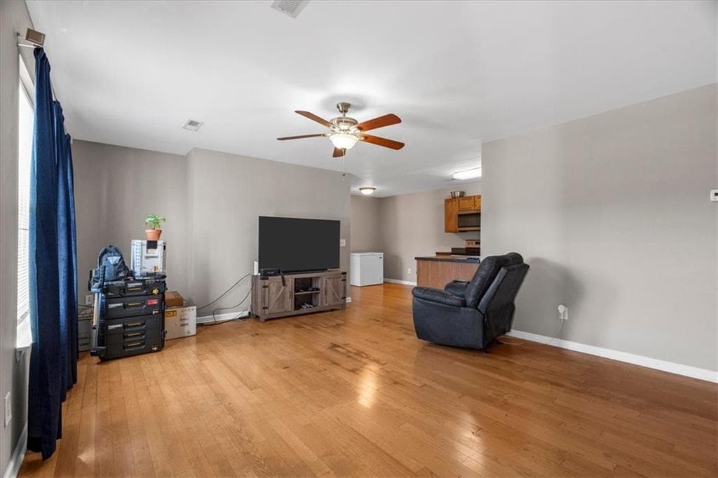 1 bedroom, 1 bathroom, 805 sq ft condominium for sale at 406 Waterford Drive, Calhoun, GA 30701 — photo 5
