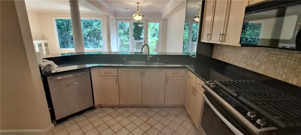 4 bedroom, 4 bathroom, 3,096 sq ft single family residence for rent at 2431 Coosawattee Drive, Brookhaven, GA 30319 for $3,900 a month — photo 9