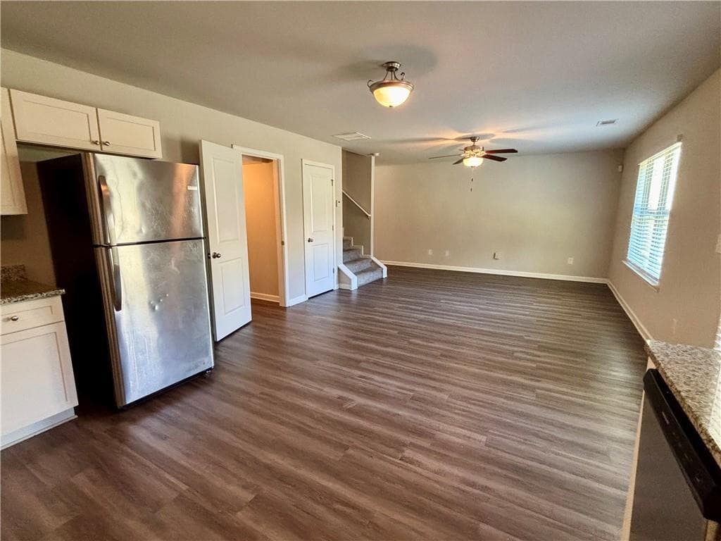 4 bedroom, 3 bathroom, 1,928 sq ft single family residence for rent at 321 Nutwood Trace, Locust Grove, GA 30248 for $1,850 a month — photo 8