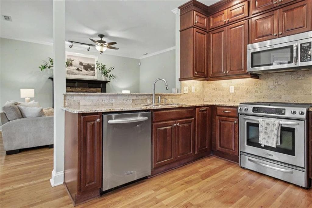 4 bedroom, 4 bathroom, 3,400 sq ft single family residence for sale at 1020 Patina Pt, Peachtree City, GA 30269 — photo 8