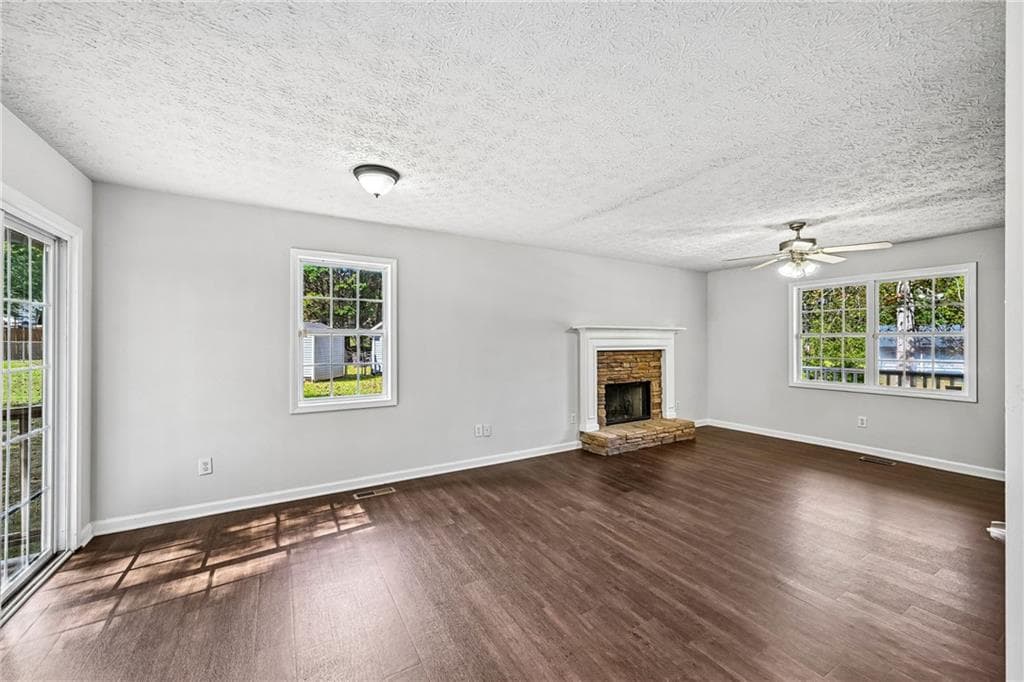 3 bedroom, 2 bathroom, 1,155 sq ft single family residence for sale at 85 Grove Place, Temple, GA 30179 — photo 6